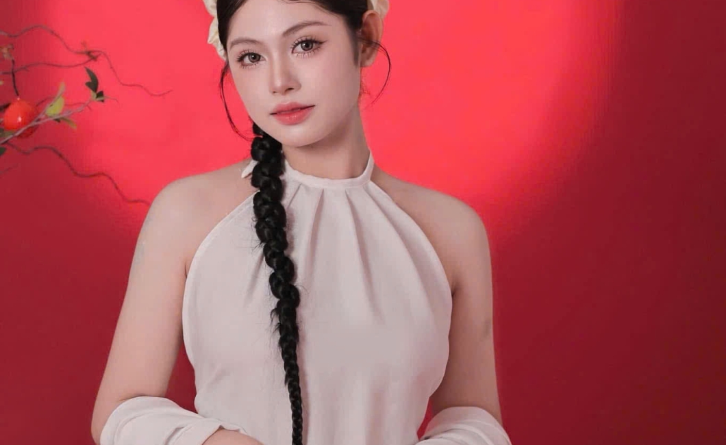 TƯỜNG VY